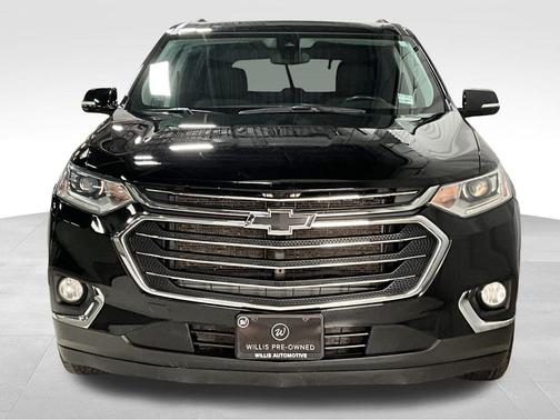 Mosaic Black Metallic 2020 Chevrolet Traverse LT Cloth