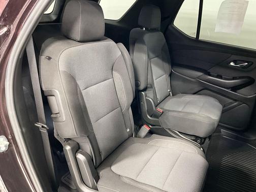 Black Cherry Metallic 2023 Chevrolet Traverse LT Cloth
