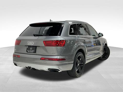 Graphite Gray Metallic 2017 Audi Q7 3.0T Premium