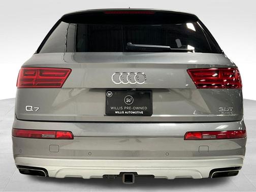 Graphite Gray Metallic 2017 Audi Q7 3.0T Premium
