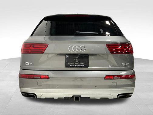 Graphite Gray Metallic 2017 Audi Q7 3.0T Premium