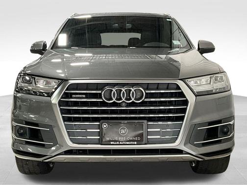 Graphite Gray Metallic 2017 Audi Q7 3.0T Premium