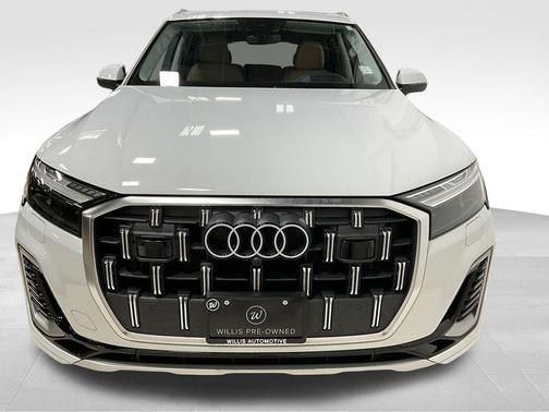 Glacier White Metallic 2025 Audi Q7 55 Prestige