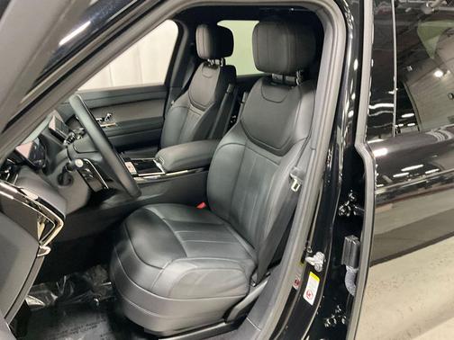 Santorini Black 2024 Land Rover Range Rover Sport SE