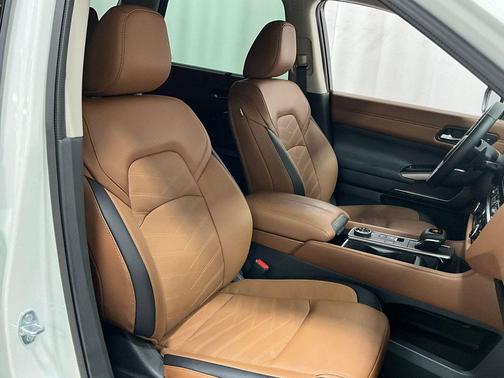 2024 Nissan Pathfinder Platinum 4WD