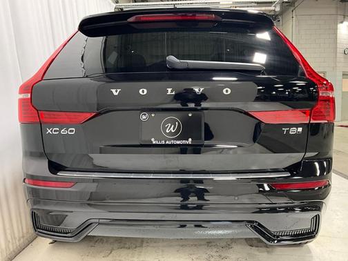 2025 Volvo XC60 Plug-In Hybrid T8 Plus