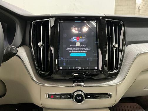 2025 Volvo XC60 Plug-In Hybrid T8 Plus