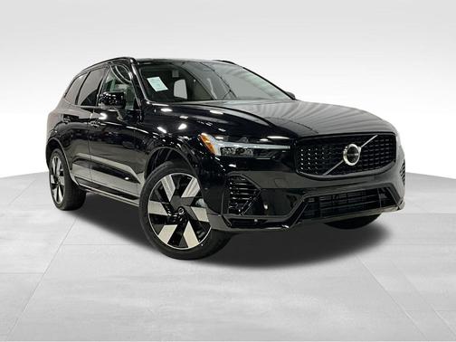 2025 Volvo XC60 Plug-In Hybrid T8 Plus