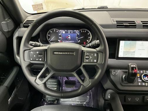 2023 Land Rover Defender 110 X-Dynamic SE