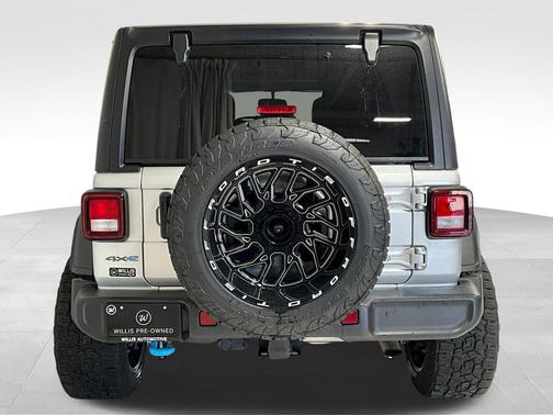 Silver Zynith Clearcoat 2023 Jeep Wrangler 4xe Willys