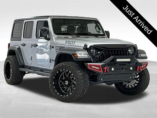 Silver Zynith Clearcoat 2023 Jeep Wrangler 4xe Willys