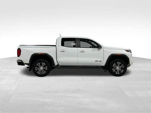2023 GMC Canyon AT4