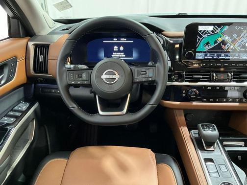 2025 Nissan Pathfinder Platinum 4WD