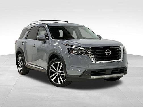 2025 Nissan Pathfinder Platinum 4WD