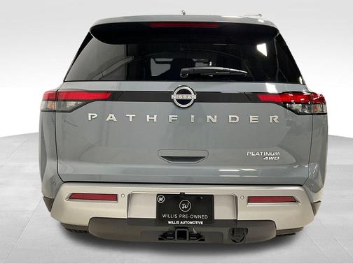 2025 Nissan Pathfinder Platinum 4WD