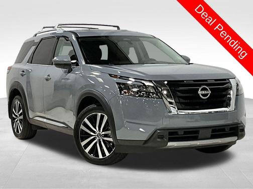 Boulder Gray Pearl 2025 Nissan Pathfinder Platinum 4WD