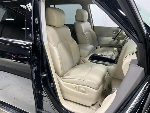 2016 INFINITI QX80 Base