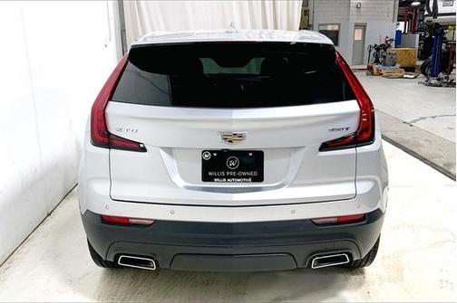 Photo 3 of 29 of 2020 Cadillac XT4 Luxury