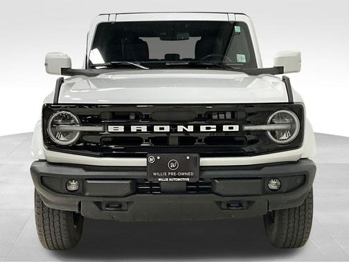Oxford White 2024 Ford Bronco Outer Banks