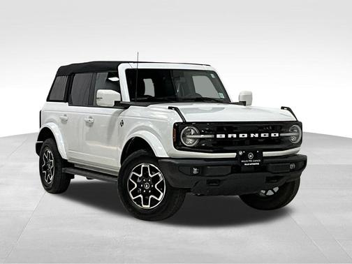 Oxford White 2024 Ford Bronco Outer Banks