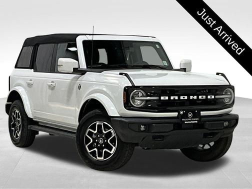 Oxford White 2024 Ford Bronco Outer Banks
