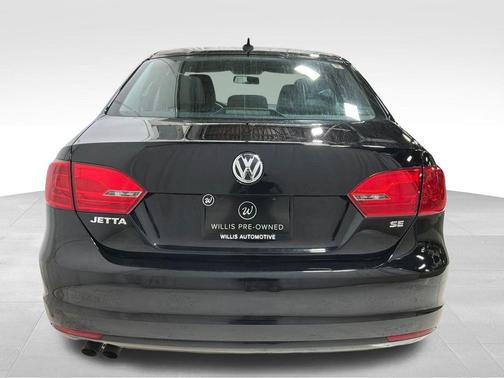 Black Uni 2014 Volkswagen Jetta Auto SE