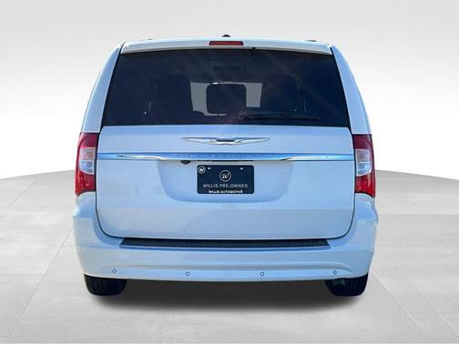 2014 Chrysler Town & Country Touring-L