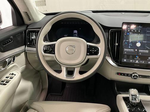 2026 Volvo XC90 B6 Ultra Dark Theme 7-Seater