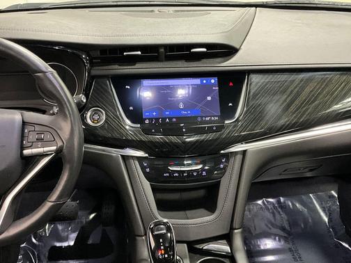 Stellar Black Metallic 2020 Cadillac XT6 Premium Luxury AWD