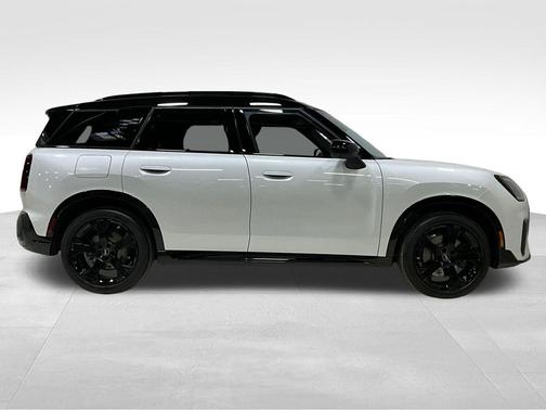 Nanuq White Metallic 2026 MINI Countryman Cooper S ALL4