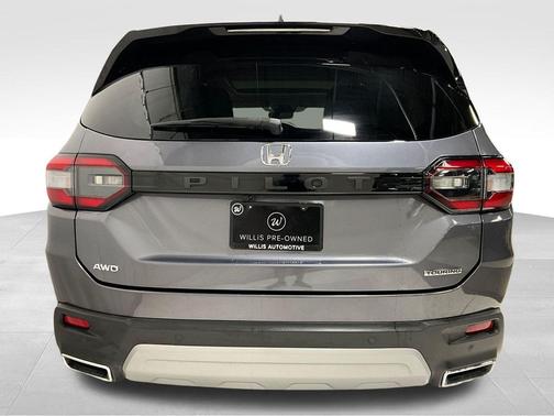 Modern Steel Metallic 2023 Honda Pilot Touring 8-Passenger