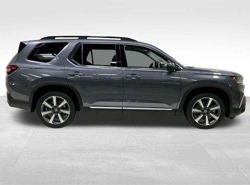 Modern Steel Metallic 2023 Honda Pilot Touring 8-Passenger