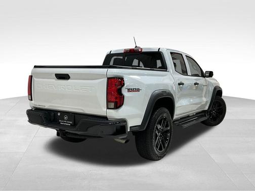 Summit White 2024 Chevrolet Colorado Trail Boss