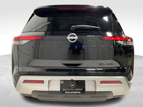 Super Black 2025 Nissan Pathfinder SL 4WD