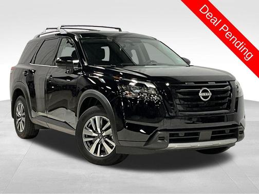 Super Black 2025 Nissan Pathfinder SL 4WD