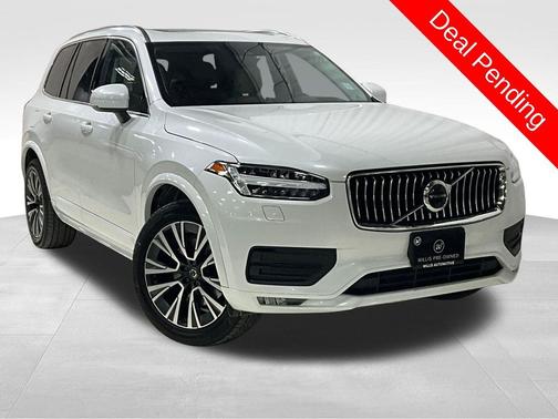 2020 Volvo XC90 T6 Momentum