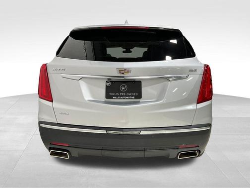 Radiant Silver Metallic 2017 Cadillac XT5 Premium Luxury