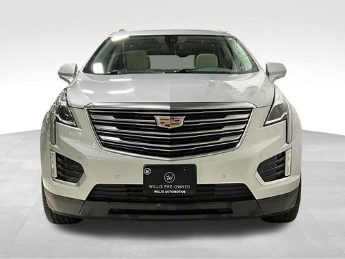 Radiant Silver Metallic 2017 Cadillac XT5 Premium Luxury