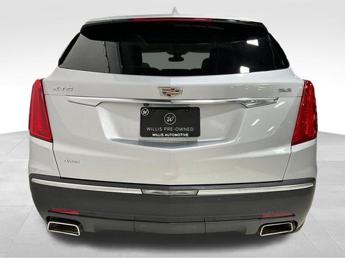 Radiant Silver Metallic 2017 Cadillac XT5 Premium Luxury