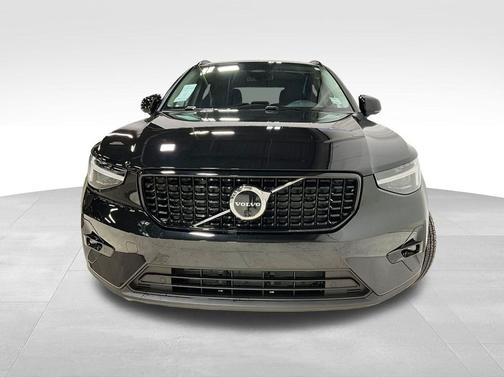 2026 Volvo XC40 Ultra, B5 AWD Gas (mild hybrid), Dark