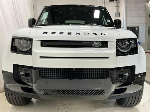2025 Land Rover Defender 110 P400 X-Dynamic SE