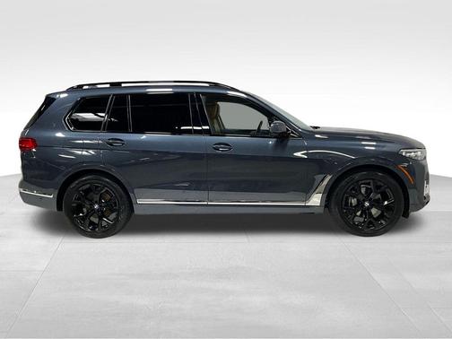Arctic Grey Metallic 2022 BMW X7 xDrive40i