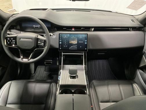 2026 Land Rover Range Rover Evoque Dynamic SE