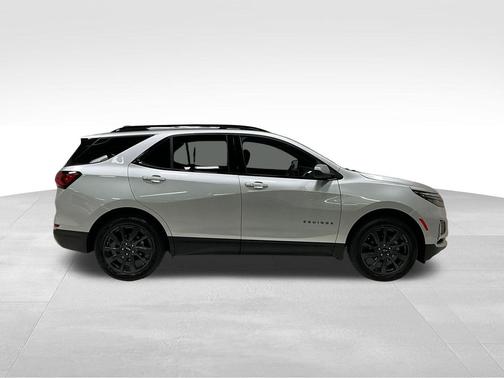 Silver Ice Metallic 2022 Chevrolet Equinox AWD RS