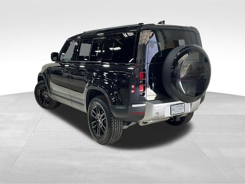 2025 Land Rover Defender 110 P400 S