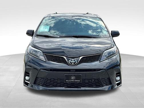 2020 Toyota Sienna SE