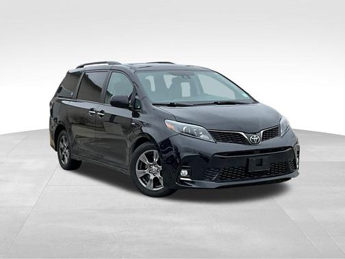 2020 Toyota Sienna SE