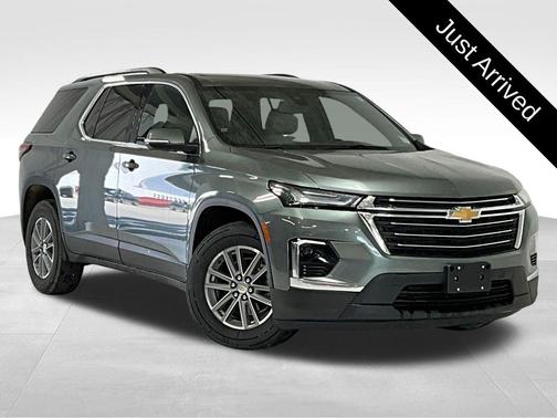 Silver Sage Metallic 2022 Chevrolet Traverse LT Leather
