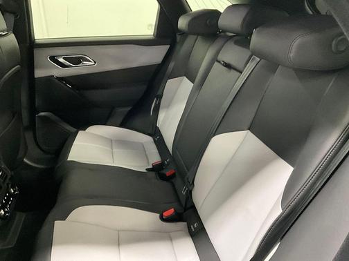 2026 Land Rover Range Rover Velar P250 SE R-Dynamic