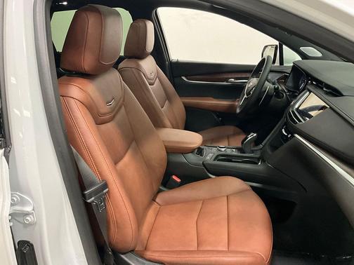 2025 Cadillac XT5 Sport